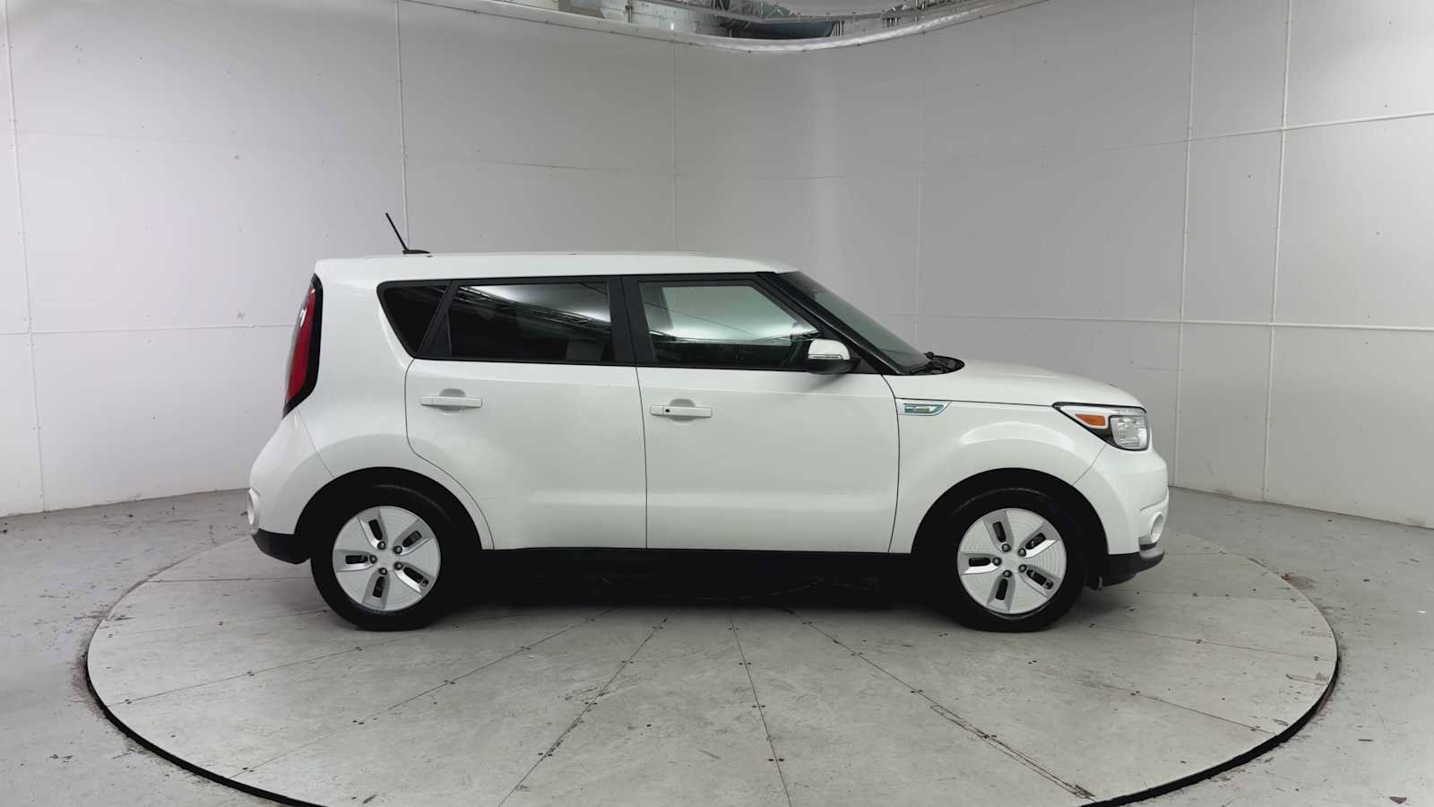 Used 2015 Kia Soul EV image 9