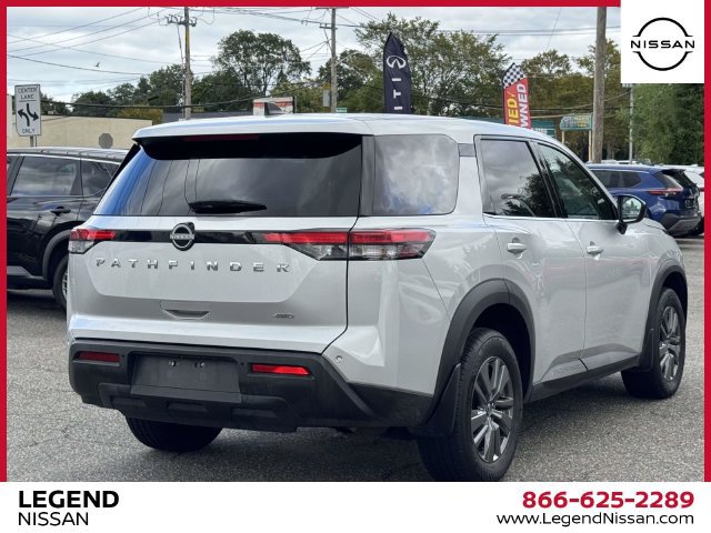 Used 2024 Nissan Pathfinder S AWD/4WD image 6