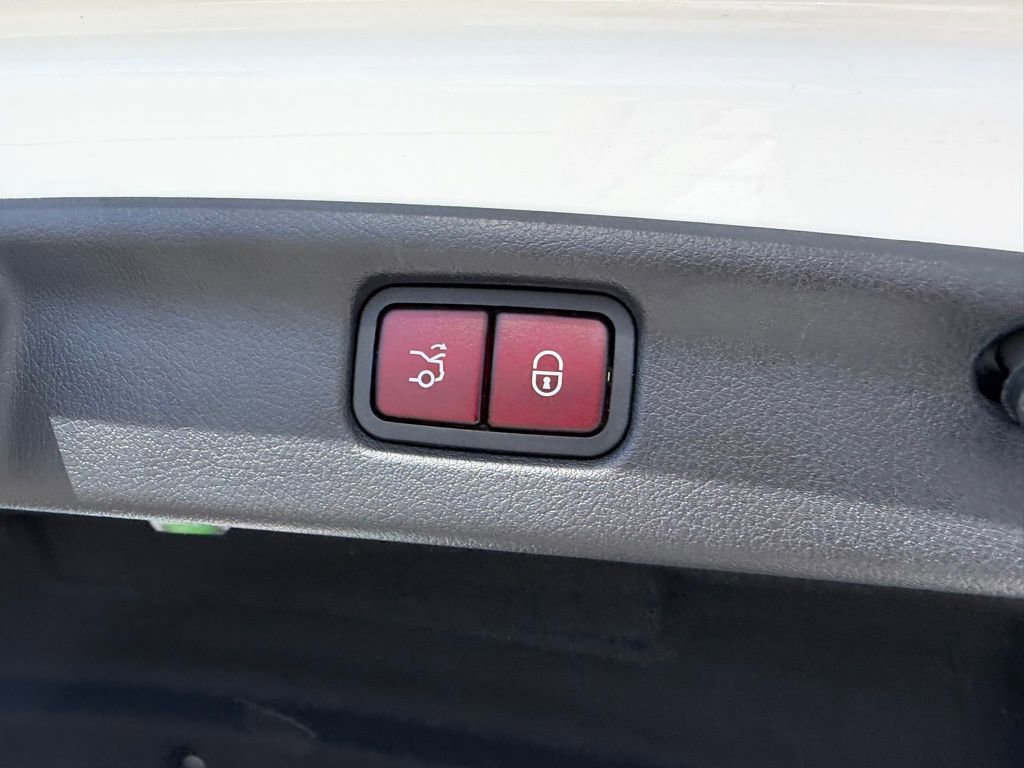 Used 2023 Mercedes-Benz C 300 Sedan image 31