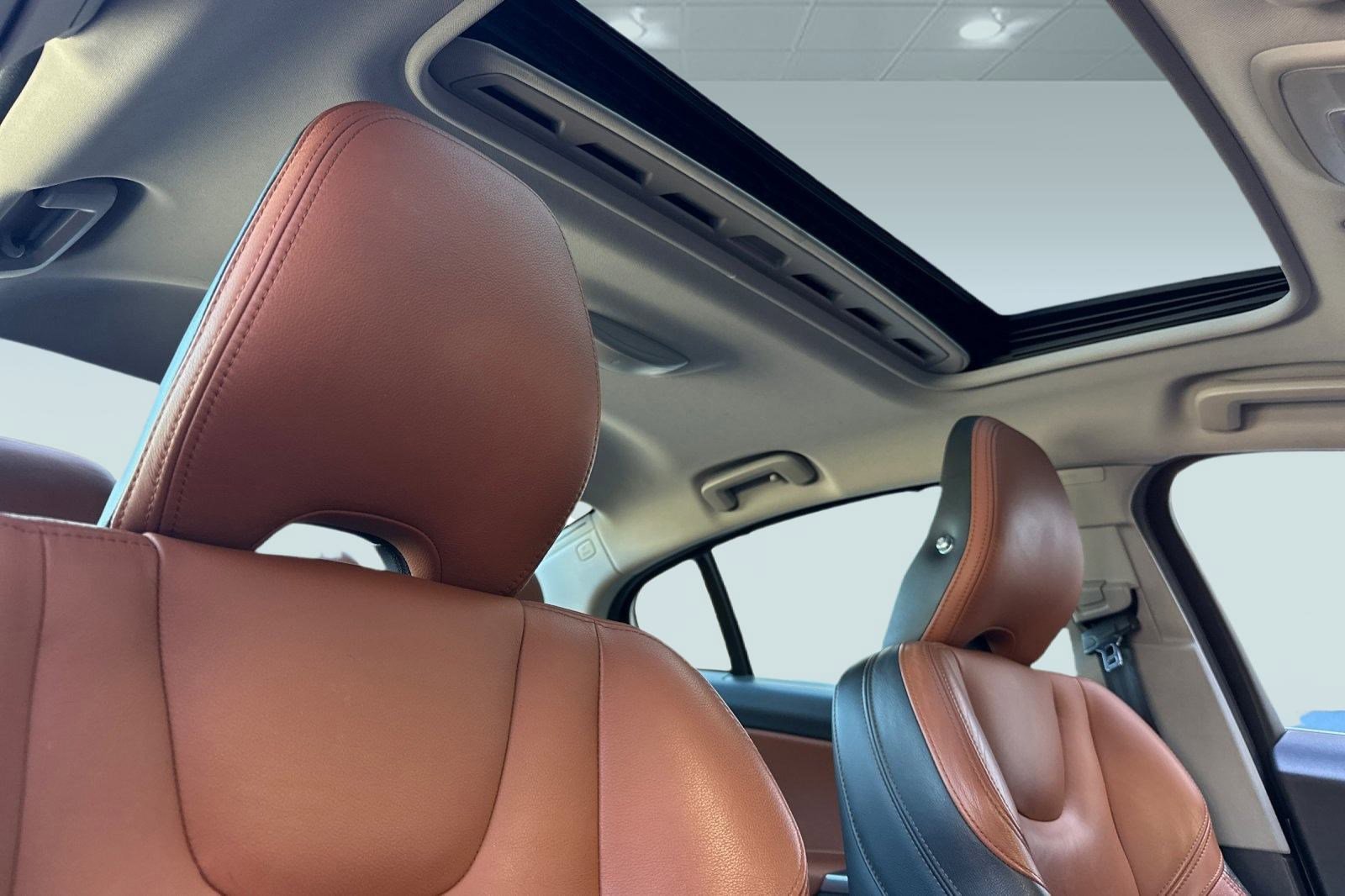 Used 2017 Volvo S60 T5 Inscription Platinum image 15