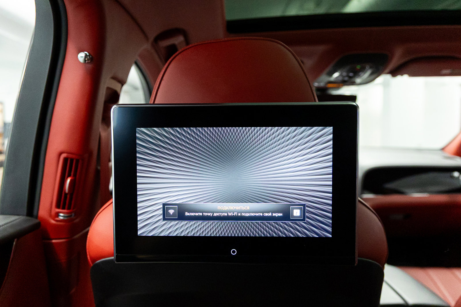 Used 2022 Bentley Bentayga image 45