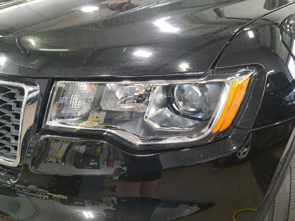 Used 2022 Jeep Grand Cherokee Limited AWD/4WD image 30