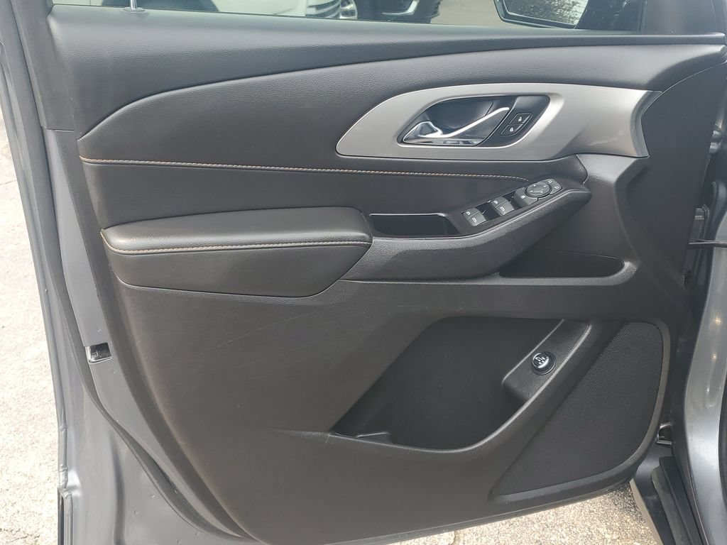 Used 2020 Chevrolet Traverse LT w/ LPO, Floor Liner Package AWD/4WD image 5