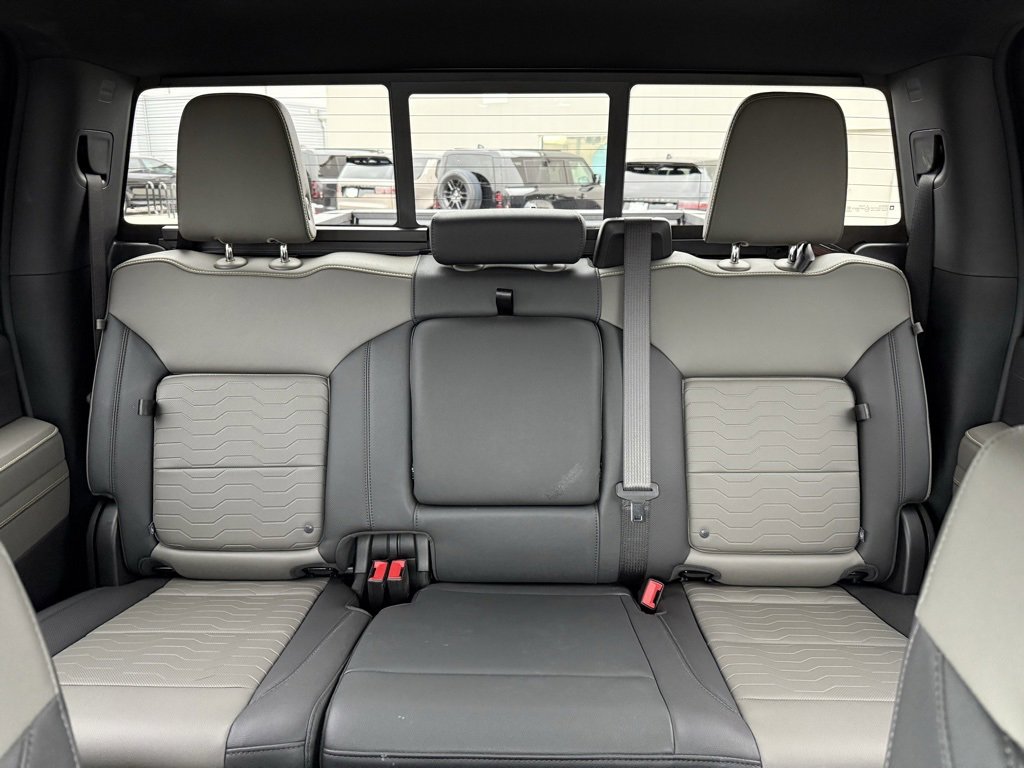 Used 2025 Chevrolet Silverado 2500 ZR2 w/ Technology Package image 38