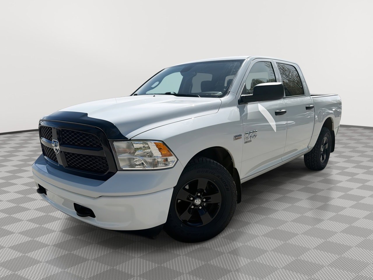 Used 2023 RAM 1500 Classic SLT w/ Protection Group AWD/4WD image 1
