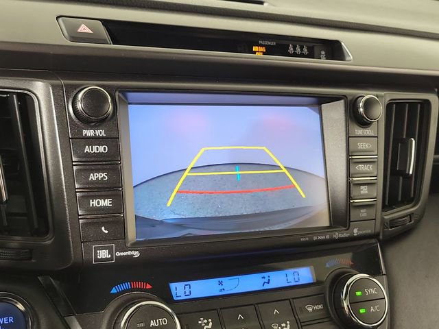 Used 2018 Toyota RAV4 SE image 30