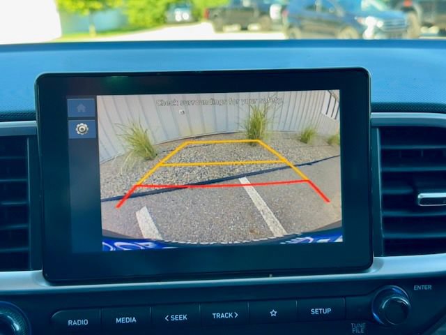 Used 2024 Hyundai Venue SEL FWD image 20