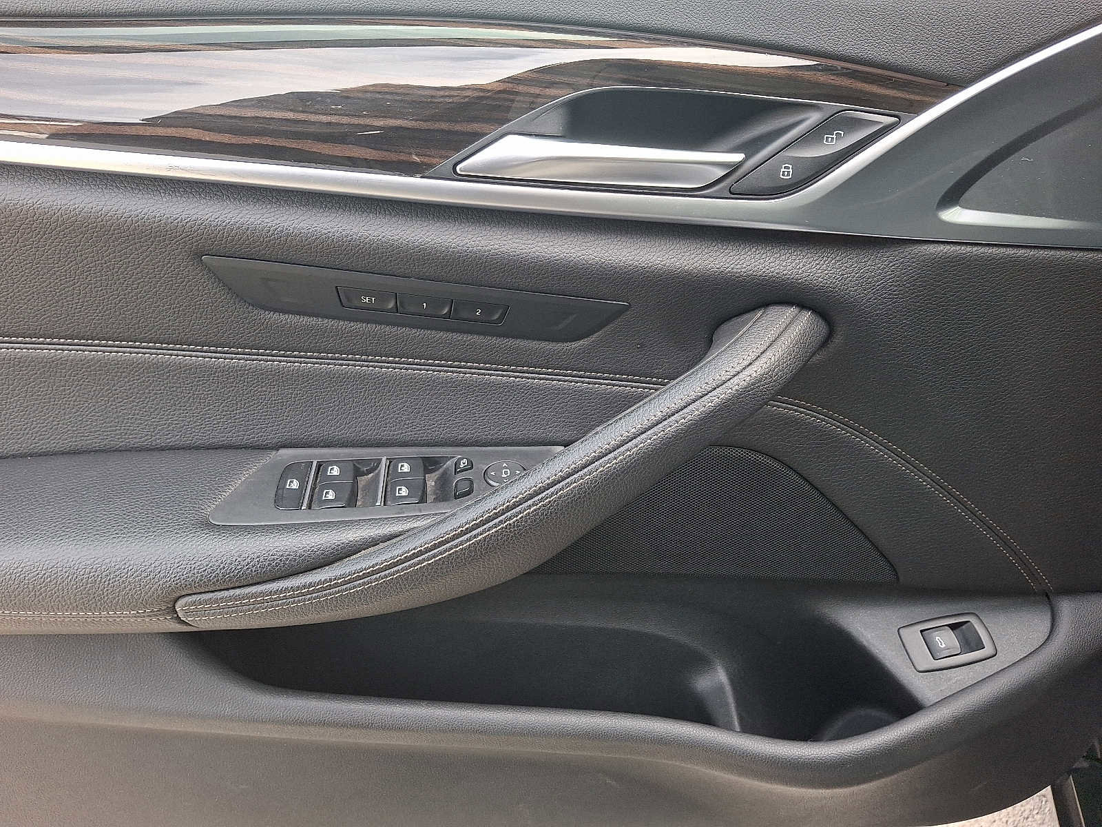 Used 2018 BMW 530i xDrive image 12