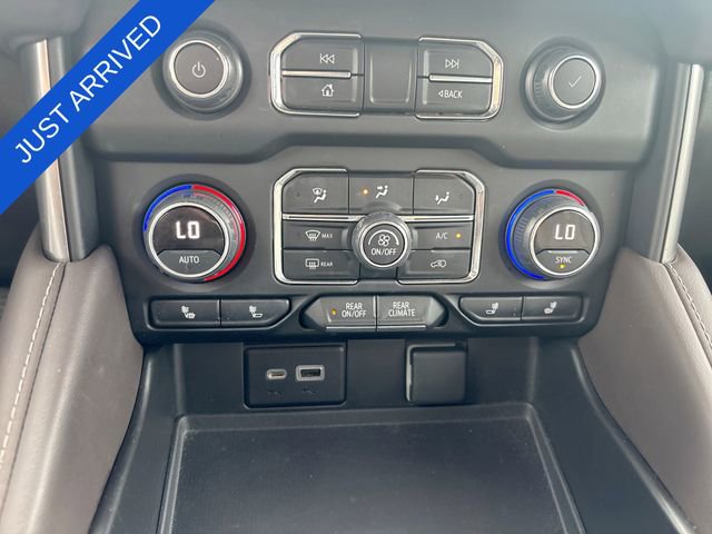 Used 2022 Chevrolet Tahoe Z71 w/ Luxury Package AWD/4WD image 19
