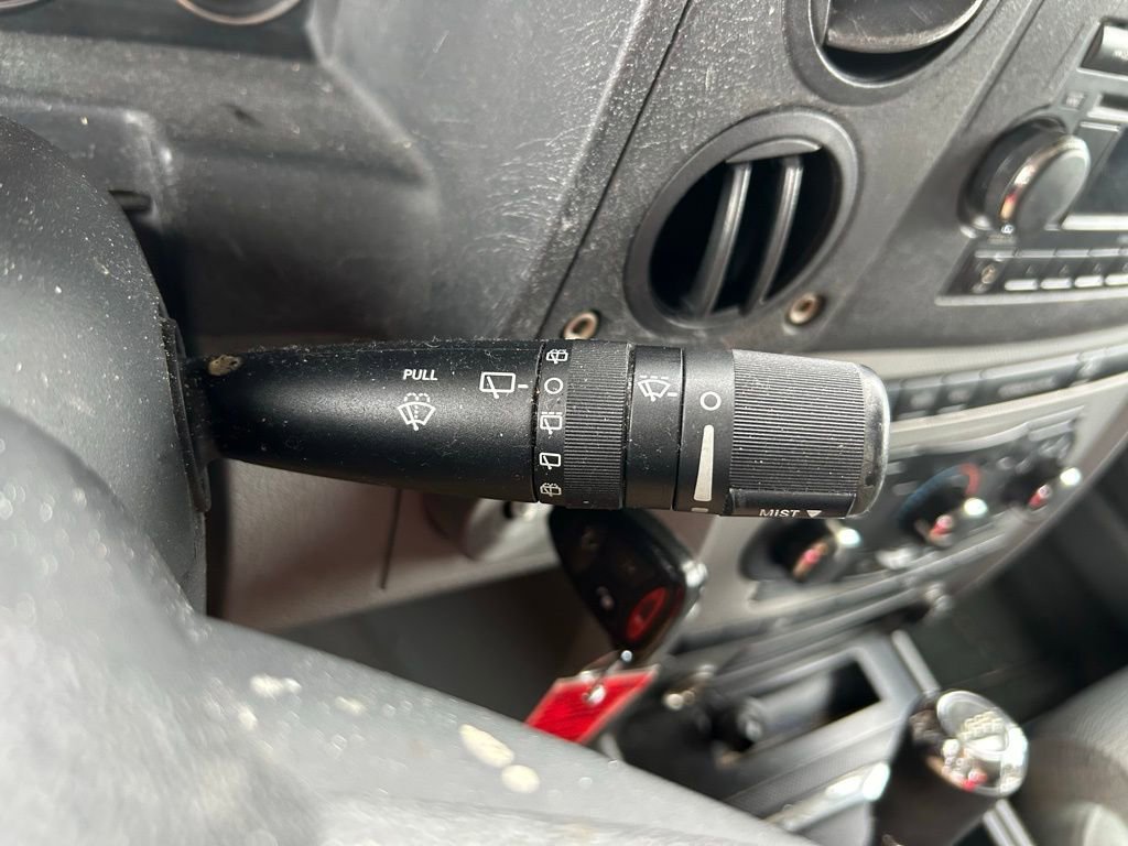 Used 2007 Jeep Commander Sport image 20