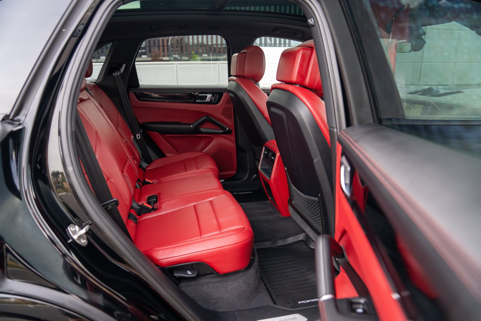 Certified 2023 Porsche Cayenne AWD/4WD image 23