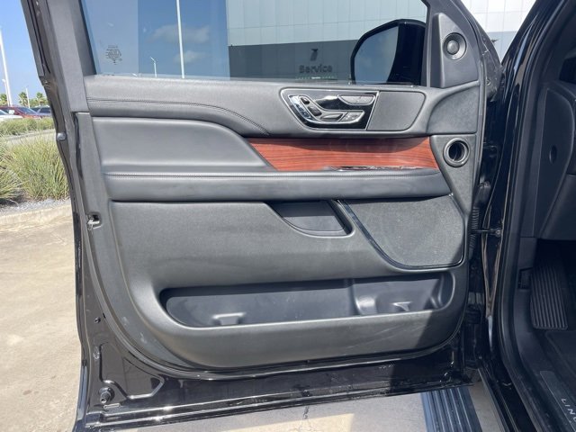 Used 2023 Lincoln Navigator L Reserve image 14