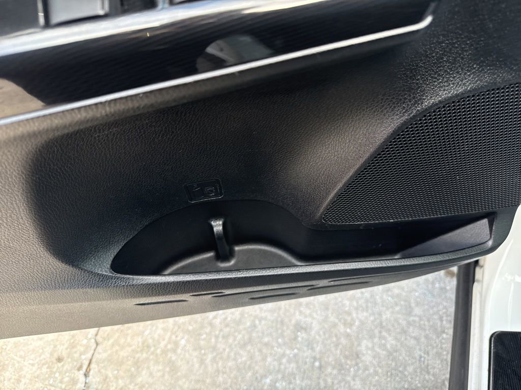 Used 2016 Toyota RAV4 SE image 22