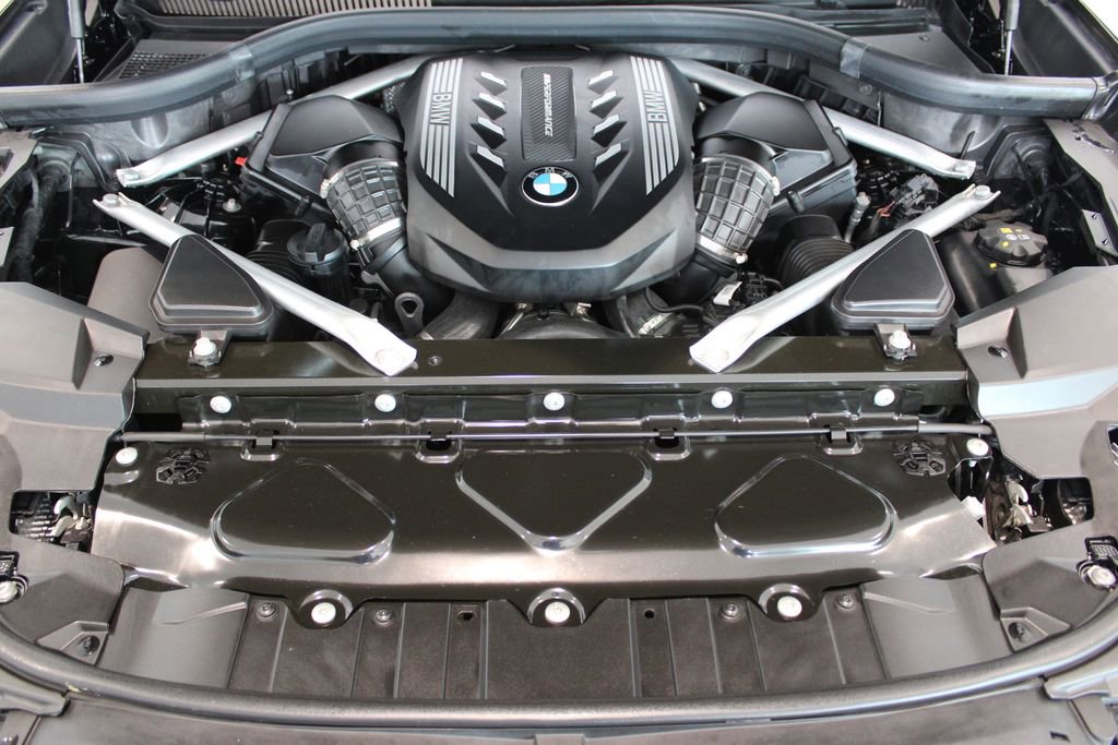 Used 2023 BMW X5 M50i AWD/4WD image 9