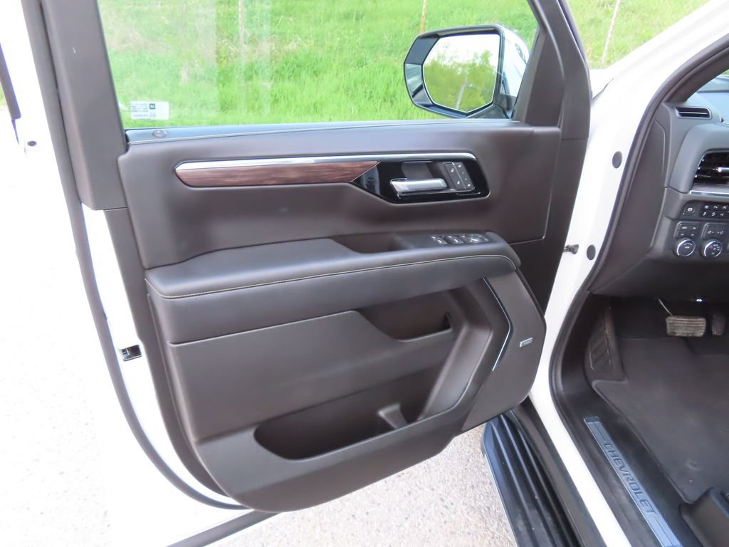 Certified 2025 Chevrolet Tahoe Premier w/ Sun And Tow Package AWD/4WD image 26
