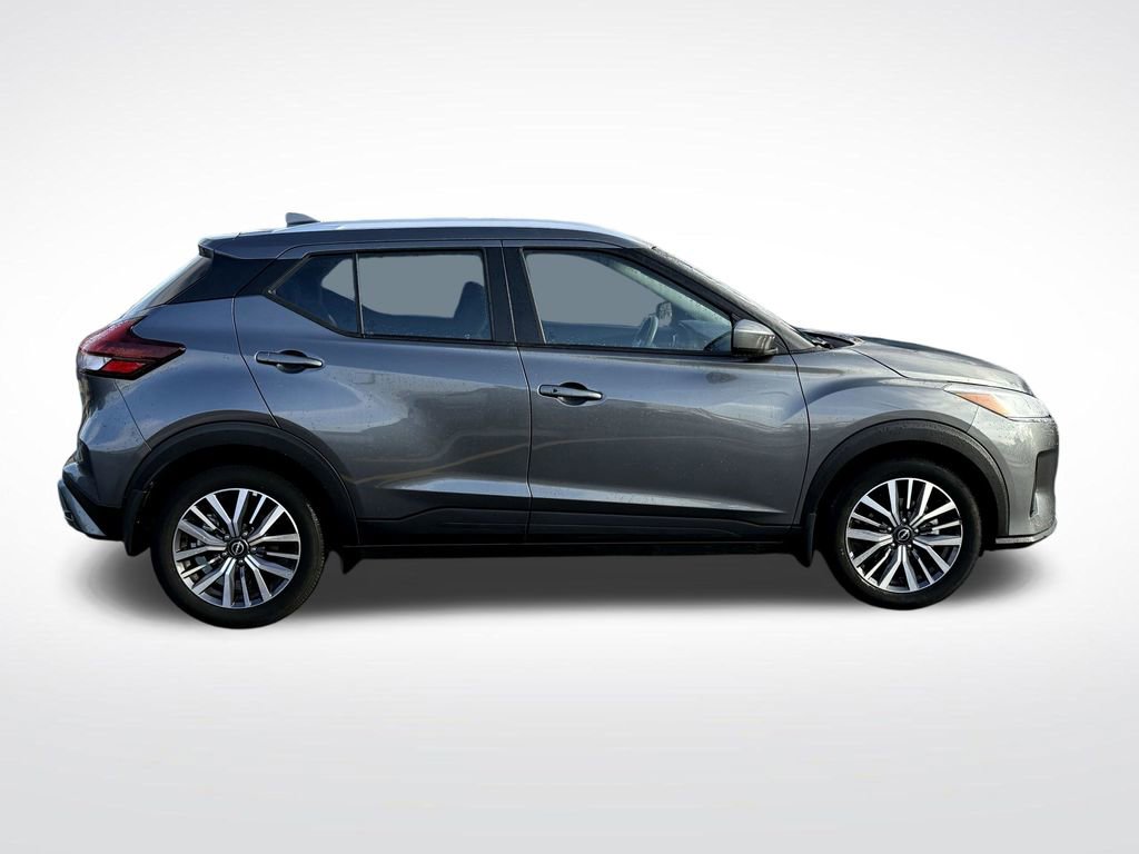Used 2024 Nissan Kicks SV image 9