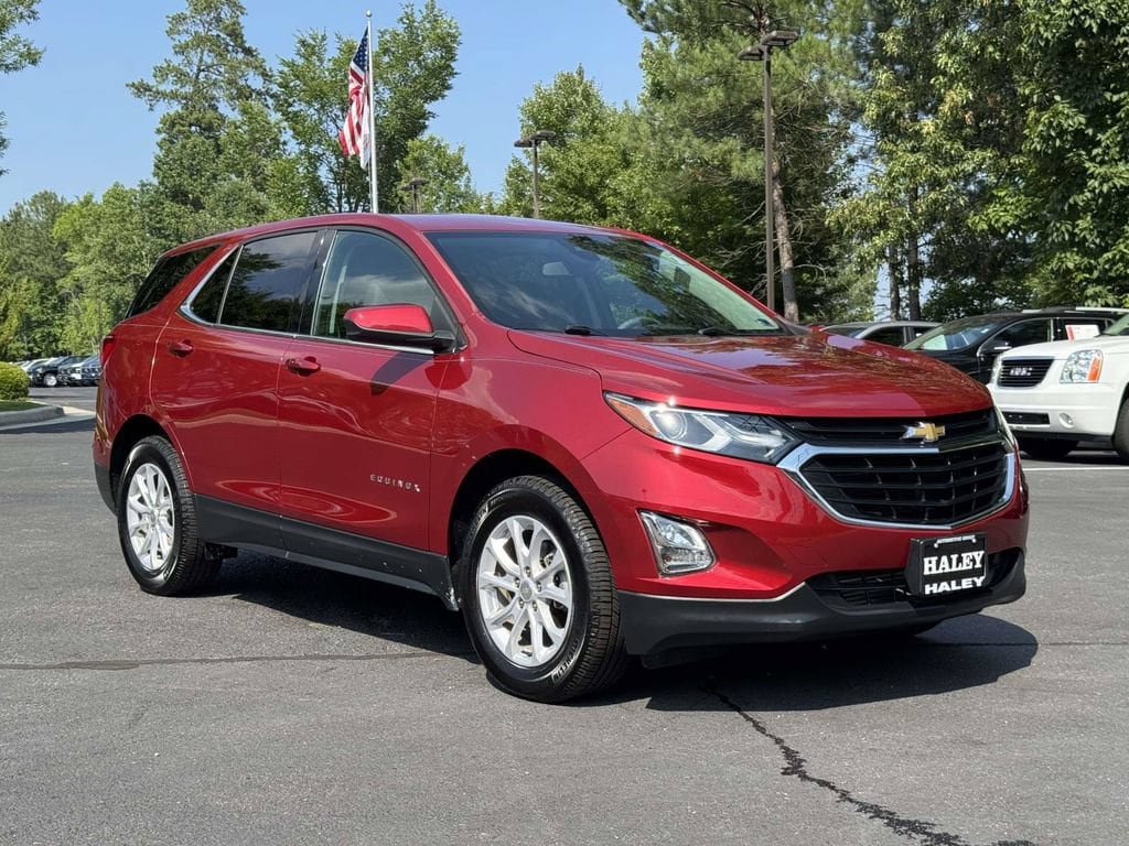 Used 2020 Chevrolet Equinox LT w/ Driver Convenience Package FWD image 2