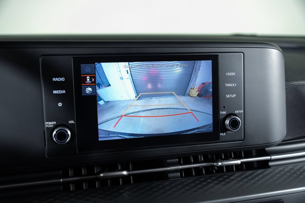 Used 2023 Kia Carnival LX FWD image 31