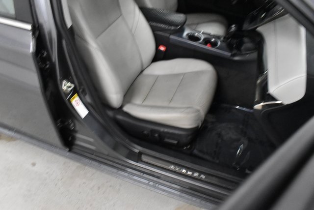 Used 2014 Toyota Avalon Limited image 15