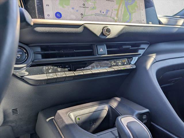 Used 2023 Toyota Crown Limited image 16