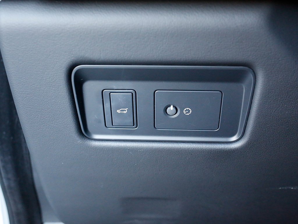 Used 2022 Jaguar F-PACE S image 35