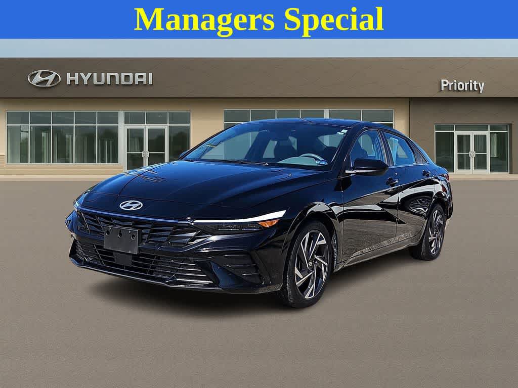 Used 2024 Hyundai Elantra SEL w/ Convenience Package