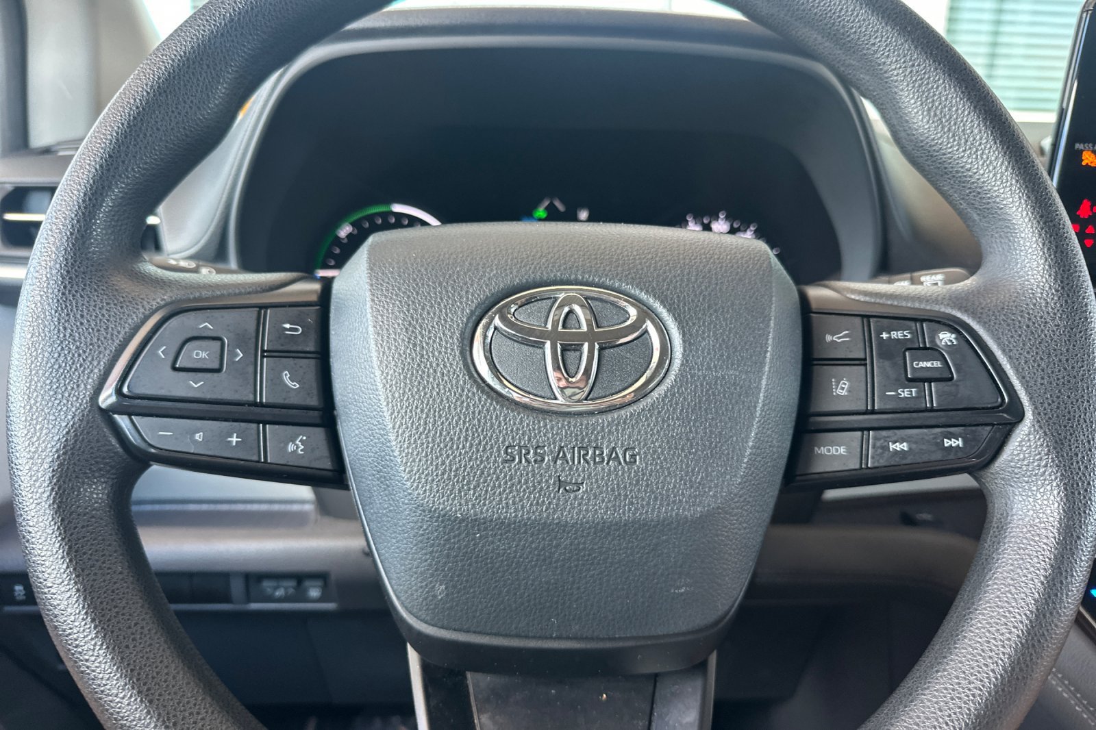 Certified 2024 Toyota Sienna LE AWD/4WD image 27