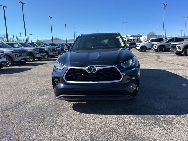 Used 2023 Toyota Highlander XLE image 8
