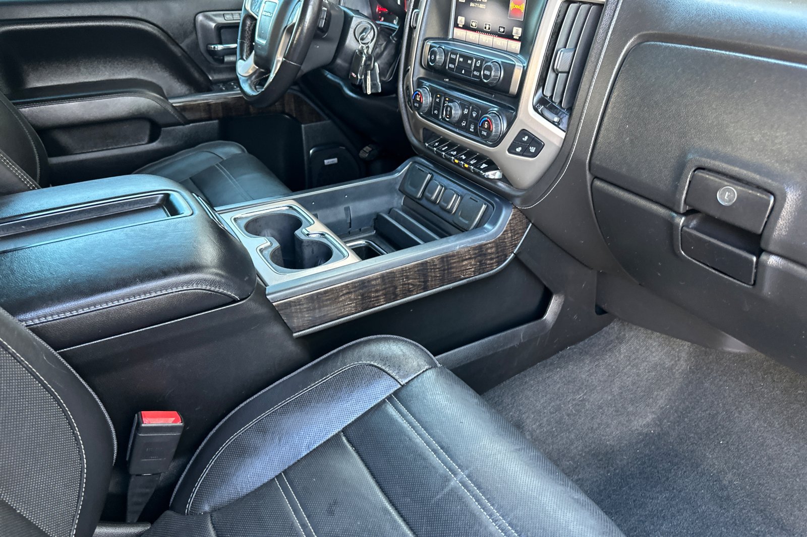 Used 2015 GMC Sierra 2500 Denali w/ Duramax Plus Package AWD/4WD image 18