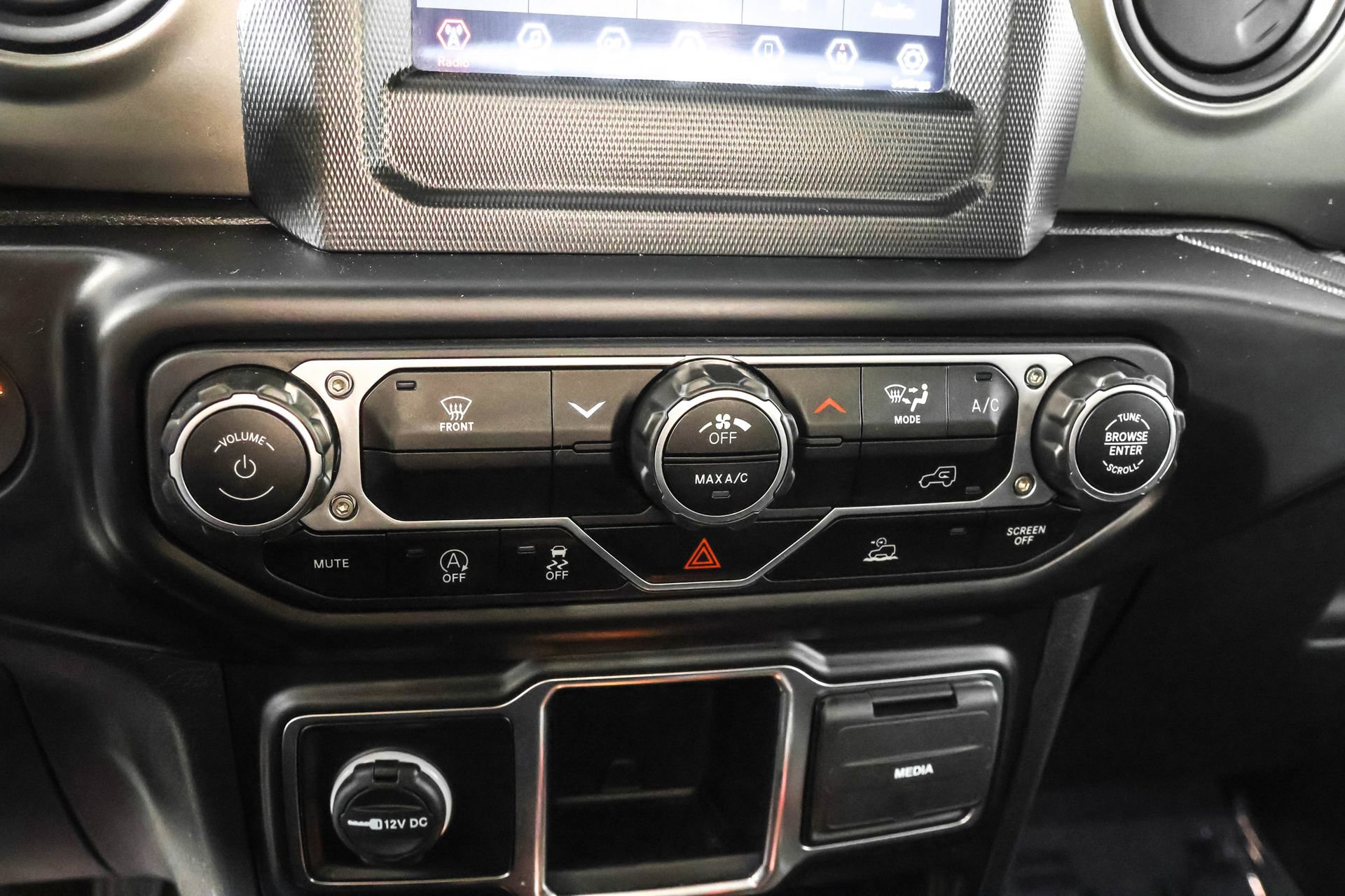 Used 2022 Jeep Wrangler Sport AWD/4WD image 31