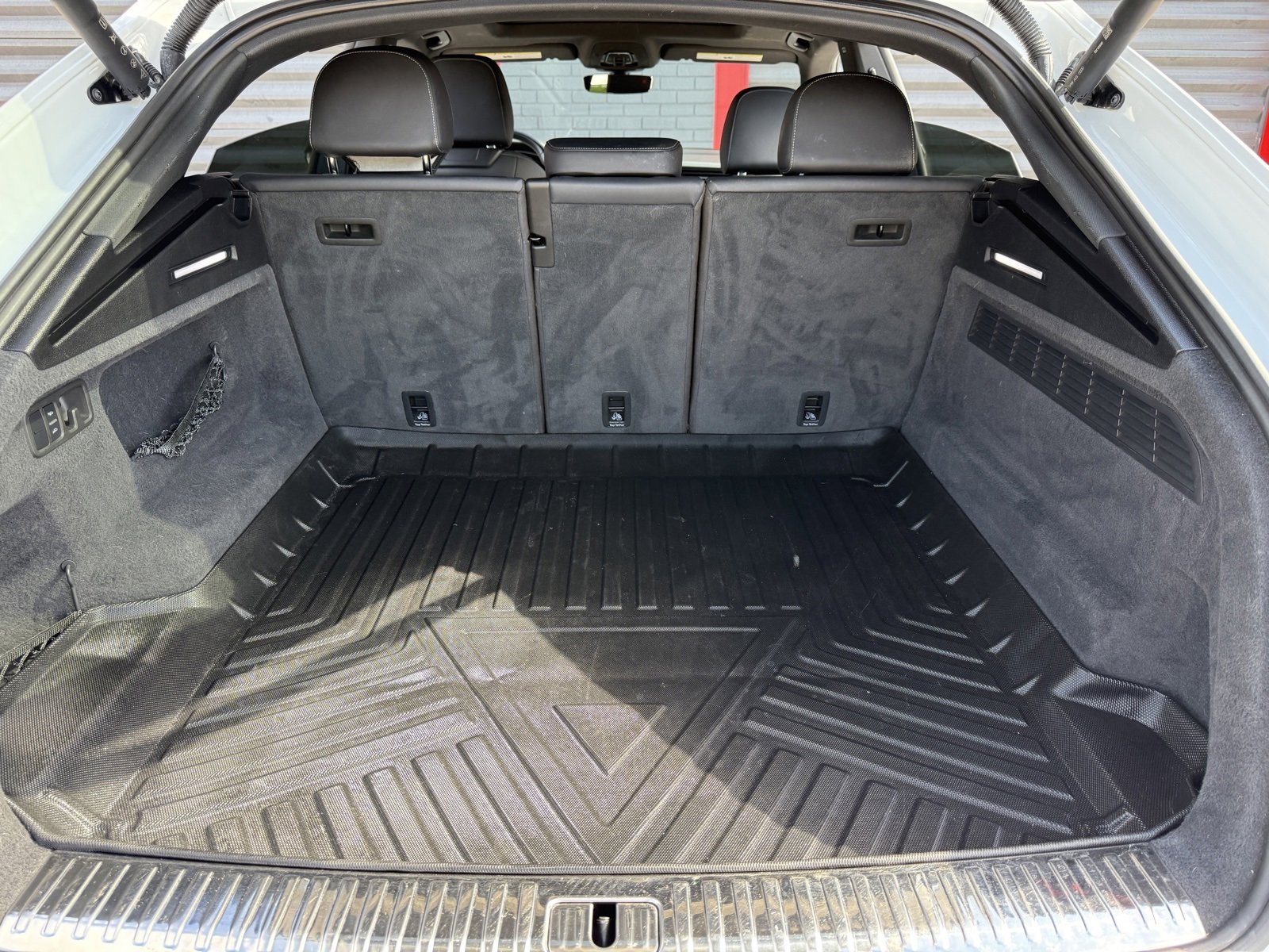 Used 2021 Audi Q8 Prestige image 16