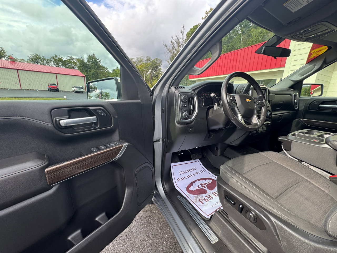 Used 2021 Chevrolet Silverado 1500 LT image 12