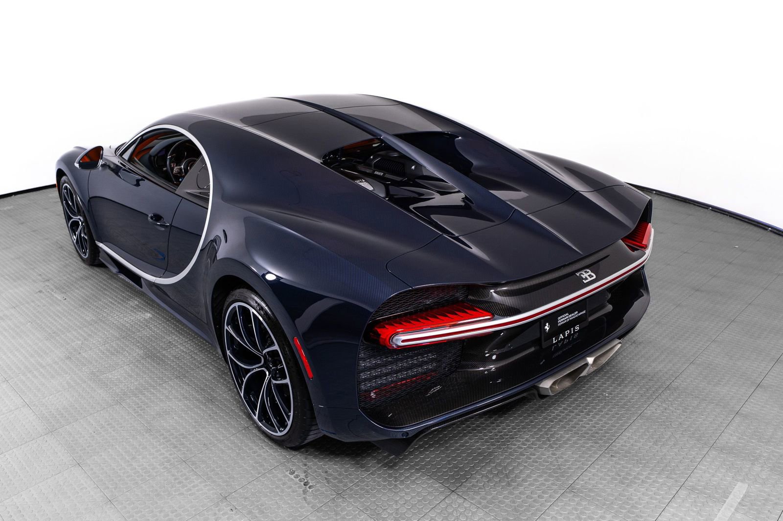Used 2018 Bugatti Chiron image 5