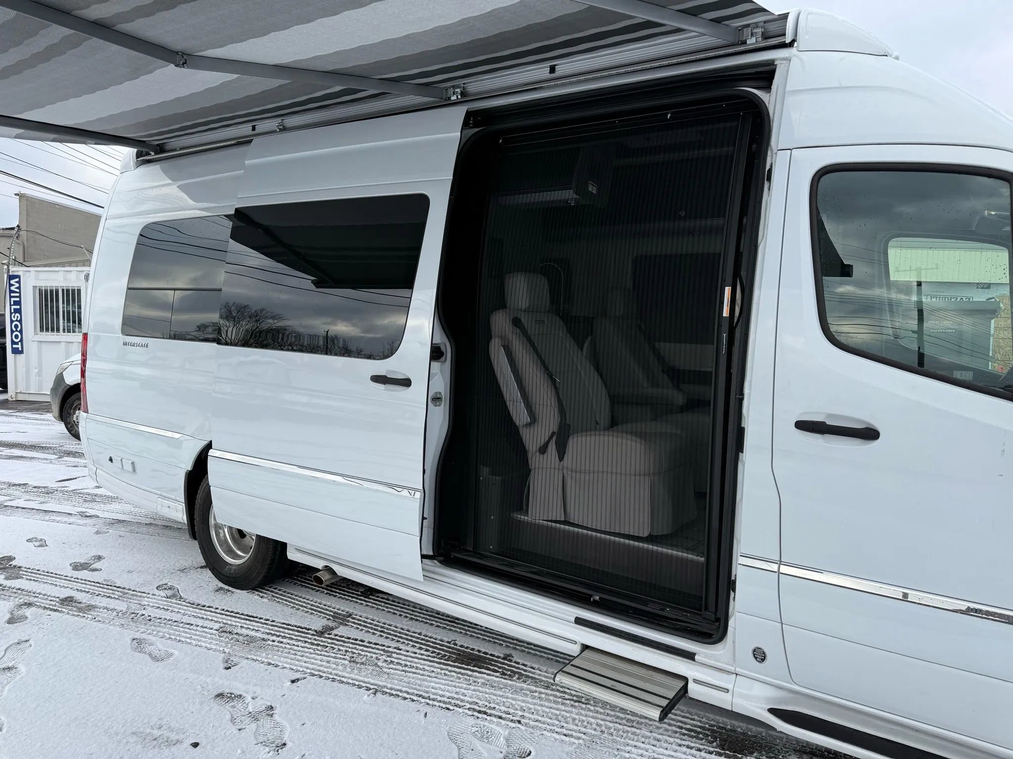 Used 2022 Mercedes-Benz Sprinter 3500 w/ Parking Package image 33