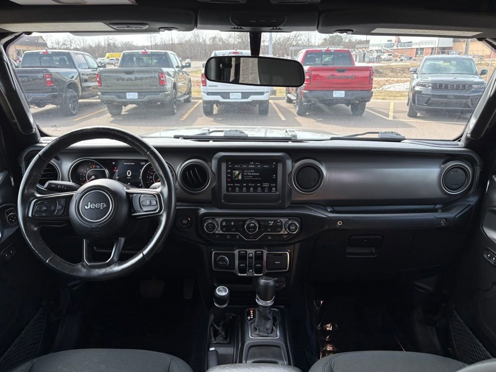 Used 2022 Jeep Gladiator Sport image 16