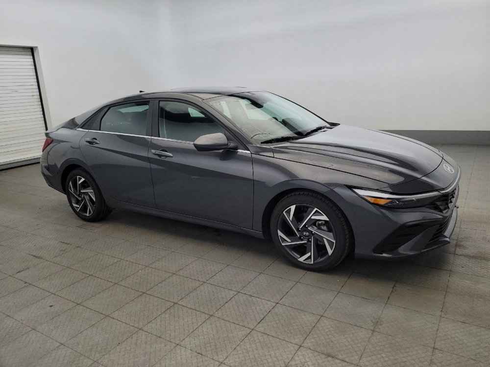 Used 2025 Hyundai Elantra SEL FWD image 11