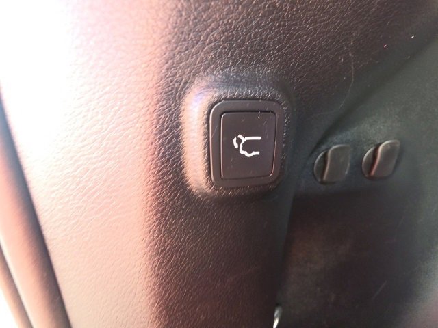 Used 2020 Jeep Cherokee Limited image 31