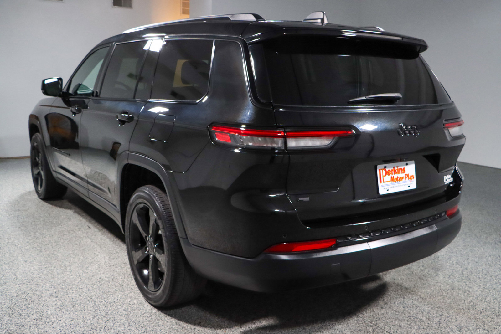 Used 2022 Jeep Grand Cherokee L Laredo image 9
