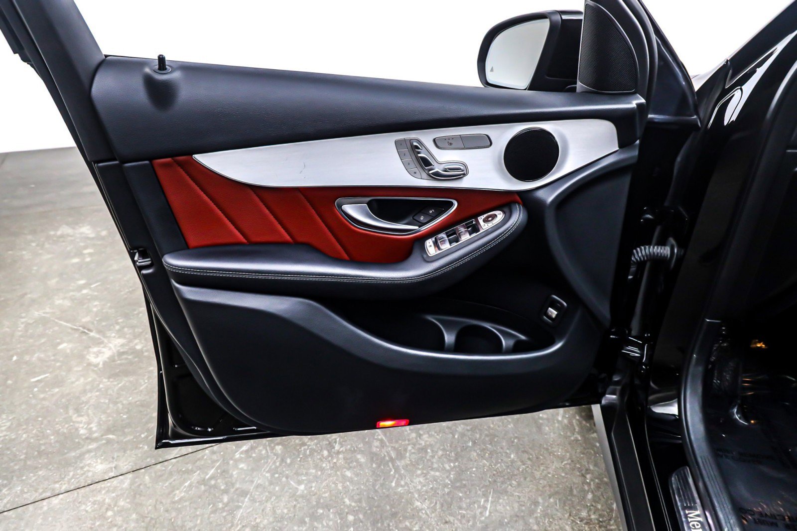 Used 2022 Mercedes-Benz GLC 300 image 21