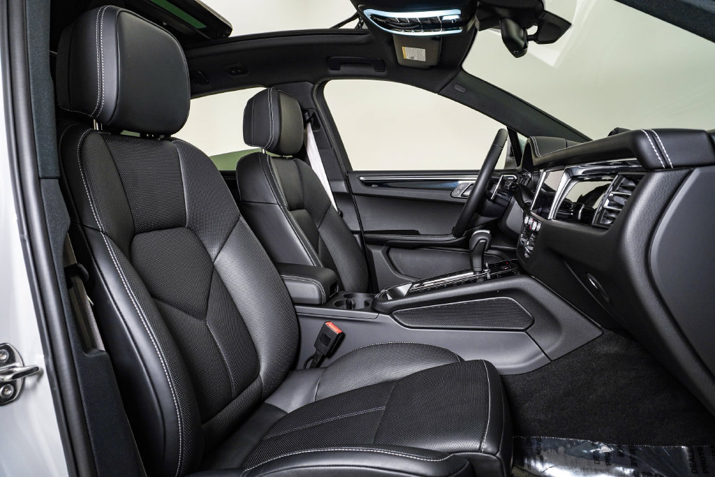 Certified 2026 Porsche Macan S AWD/4WD image 15