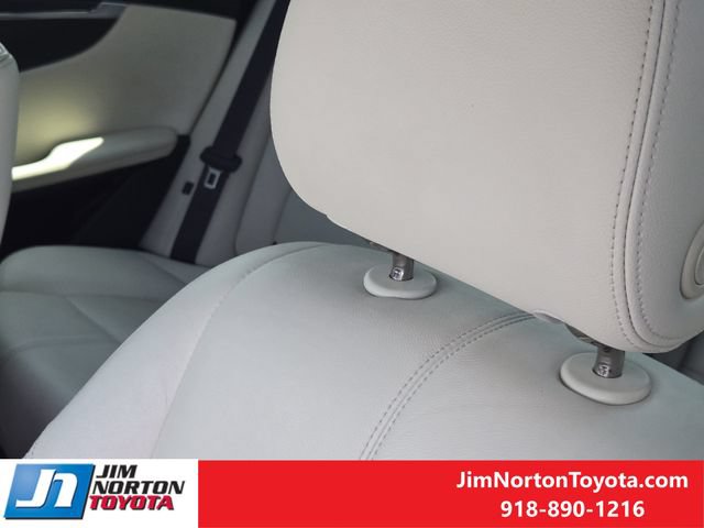 Used 2017 Chevrolet Impala LT w/ Leather Package FWD image 18