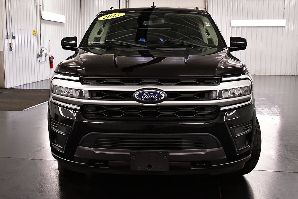 Used 2023 Ford Expedition Max XLT AWD/4WD image 2