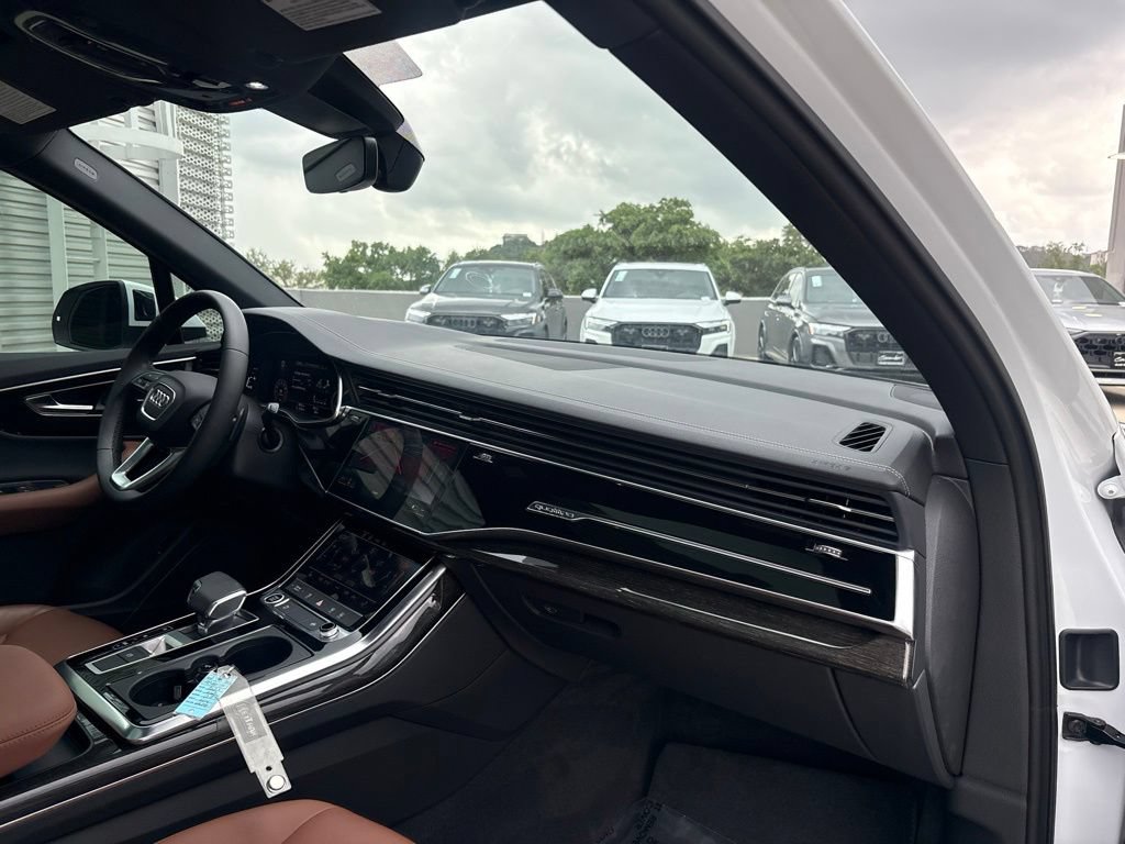 Used 2023 Audi Q7 3.0T Premium AWD/4WD image 18