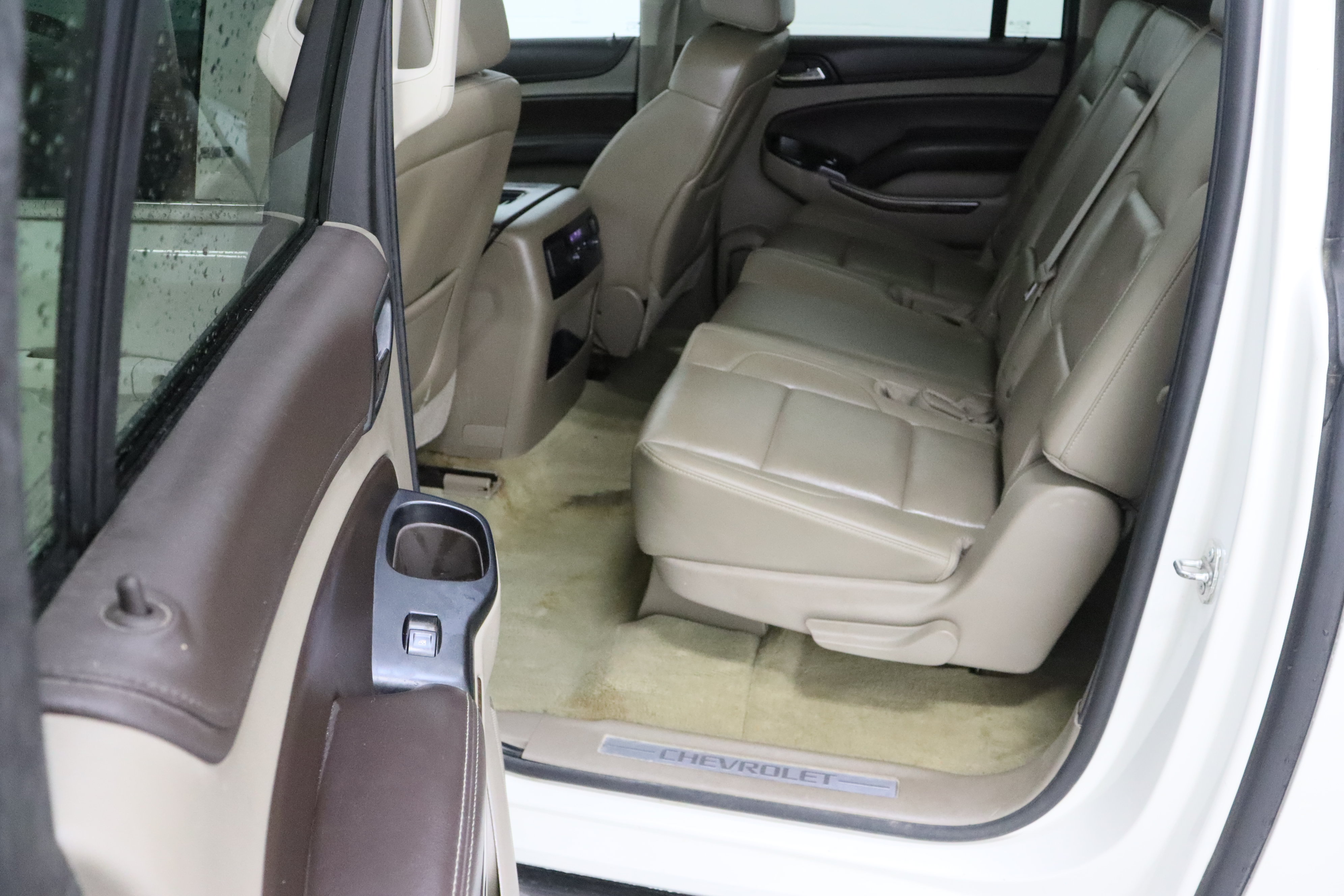 Used 2015 Chevrolet Suburban LT RWD image 26