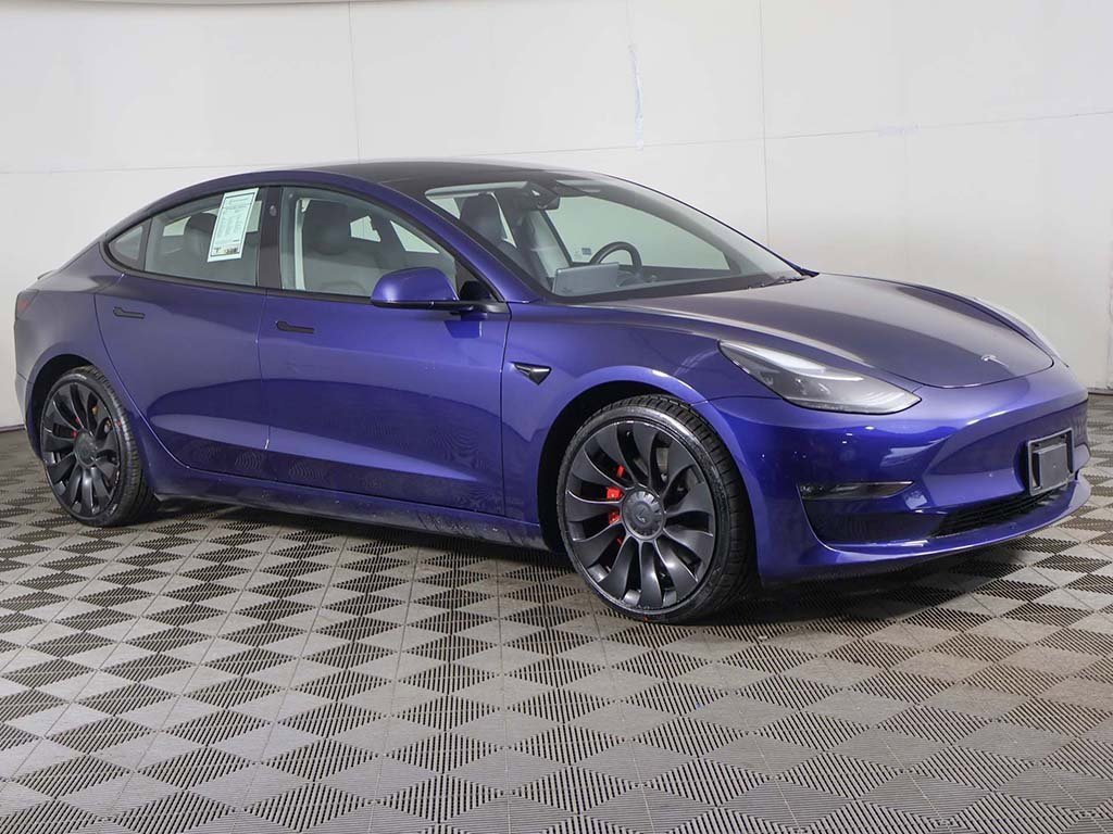 Used 2023 Tesla Model 3 Performance image 2