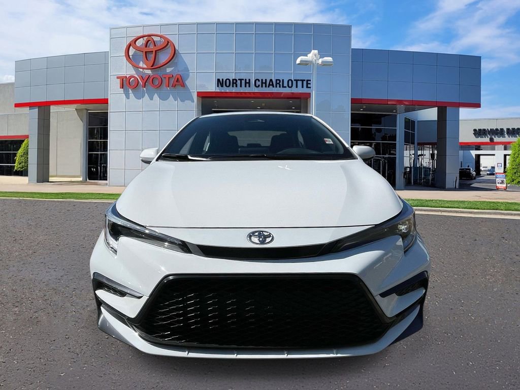 Used 2025 Toyota Corolla SE FWD image 3