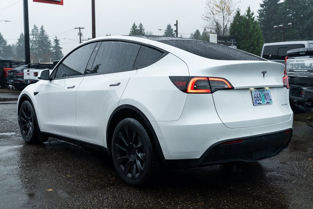 Used 2023 Tesla Model Y Long Range image 4