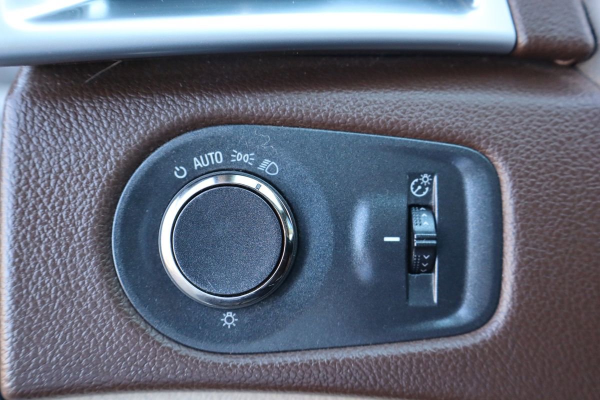 Used 2015 Cadillac SRX Luxury w/ Driver Awareness Package image 30