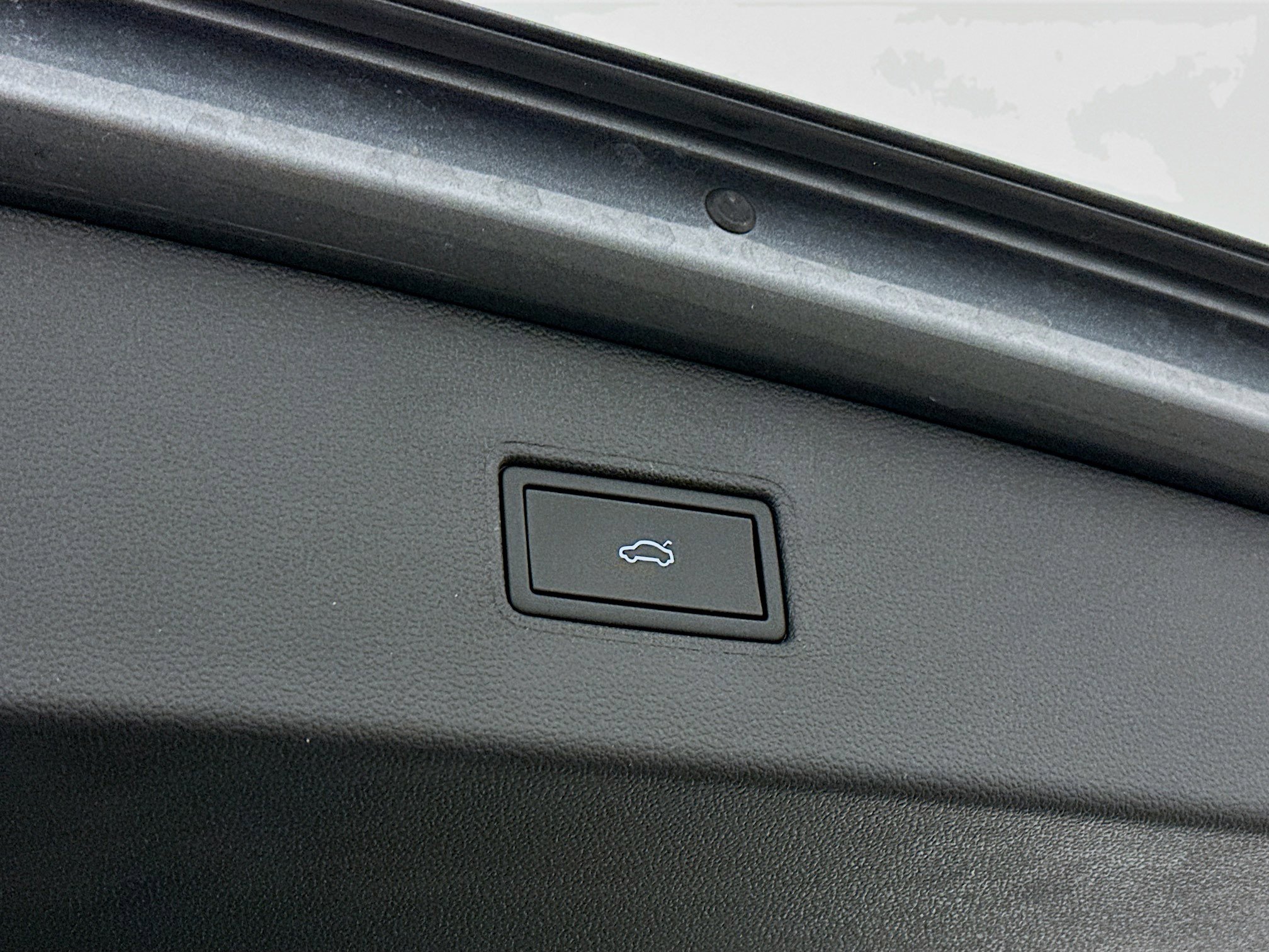 Used 2024 Volkswagen Tiguan SE w/ MDO Package, Two-Row image 31