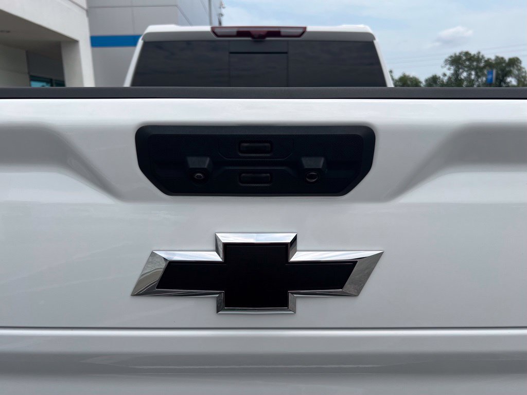 Used 2025 Chevrolet Silverado 2500 High Country w/ Technology Package AWD/4WD image 8